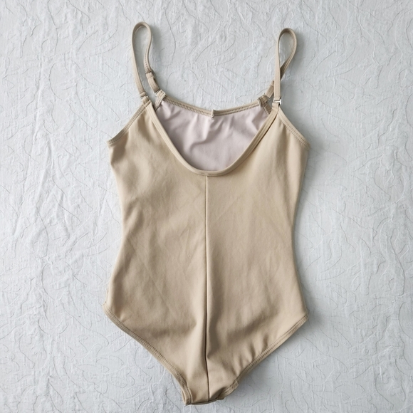 Capezio Girls Nude One Piece Bodysuit, Little Girls Size Large - Picture 9 of 10